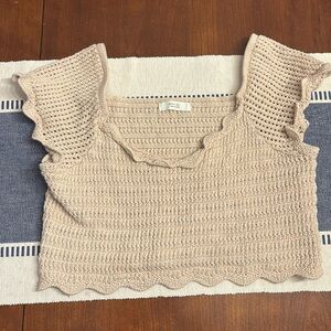 Active USA brand
crochet crop top
cap sleeves 
tan color 
size L